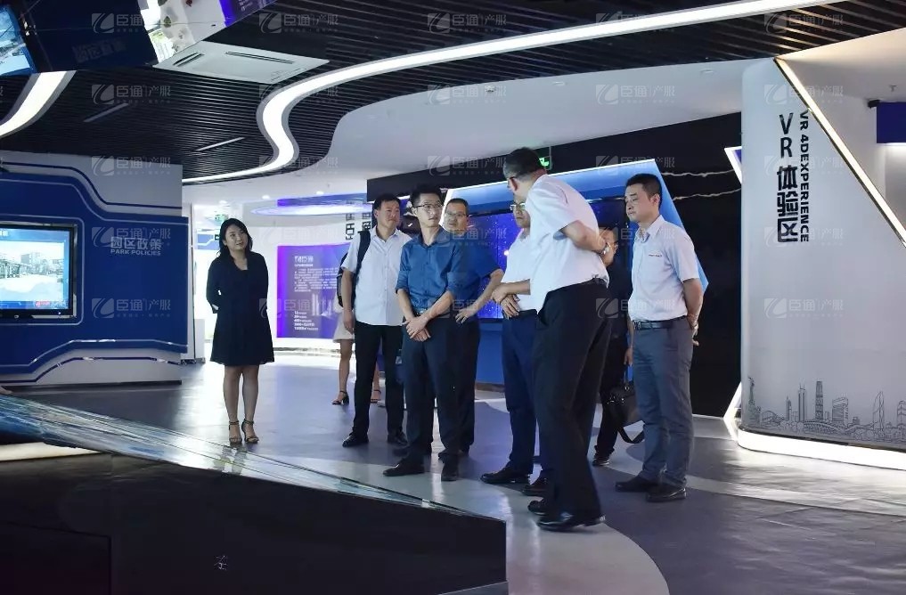 銅川市開(kāi)發(fā)投資有限公司高層領(lǐng)導(dǎo)一行到訪臣通公司 銅川市開(kāi)發(fā)投資有限公司高層領(lǐng)導(dǎo)一行到訪臣通公司